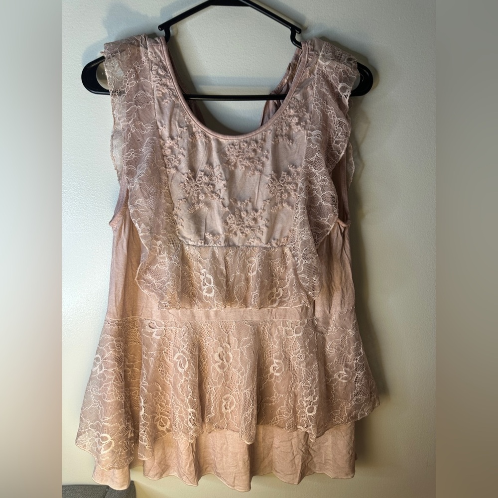 NWOT POL Lace Ruffle Sleeveless Top in Blush Pink